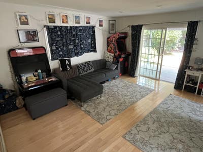 2 Month Room/Bathroom/Office Aug+Sept Main Photo