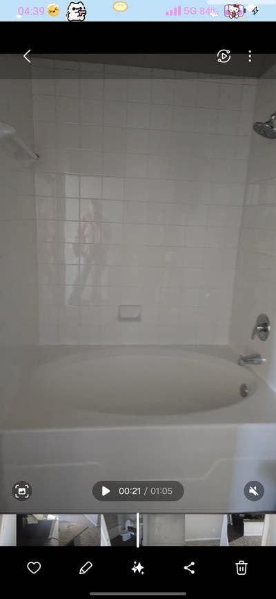 Looking for a roommate Main Photo