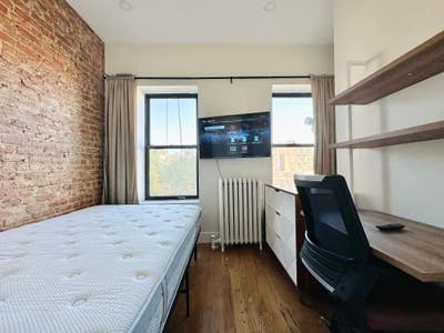 Huge Duplex Apt, 10 min walk to Williamsburg #415 Main Photo