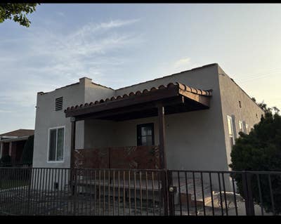 Charming 1BR/1BA Furnished Back House Main Photo