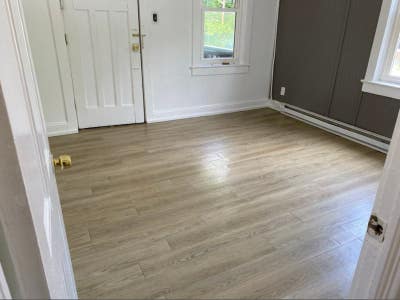 1 Bedroom 1Bathroom 900sq 694 Rutherf Main Photo