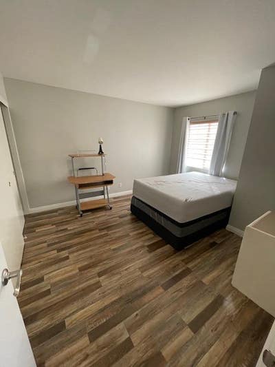 Room for rent / Shared bathroom Main Photo