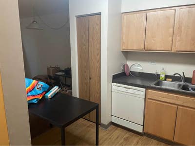 Roommate needed in 2 Bed 1 Bath Apartment Main Photo