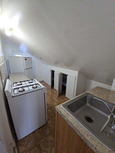 Spacious 1 bedroom Main Photo