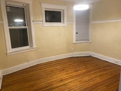 Beautiful Room 1 Mile from Journal Square Main Photo