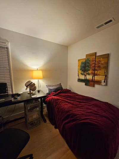 Bedroom for rent in a duplex in central Sunnyvale Main Photo
