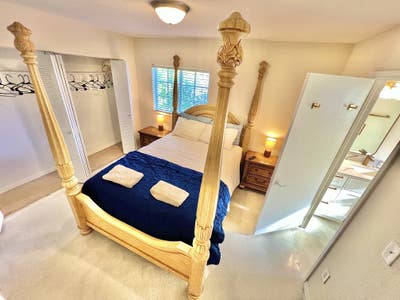 Luxe Queen EnSuite Wynwood Main Photo