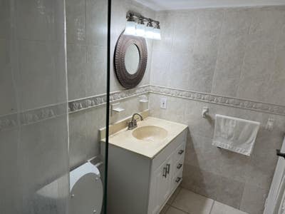 The apartment is in a safe and quiet building with Main Photo