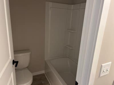 Room for rent in Rogers Main Photo