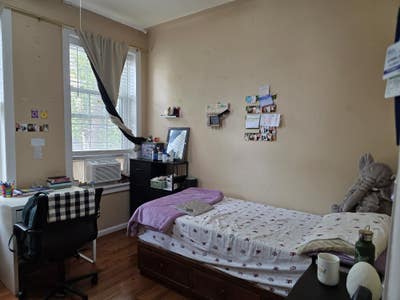 Neat furnished Bedroom in Females Apt in Safe area Main Photo