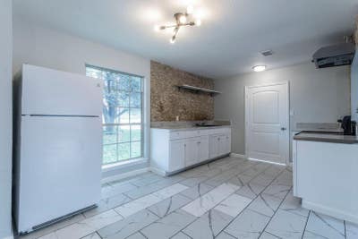Large, Spacious Fort Worth Home with Work Station Main Photo