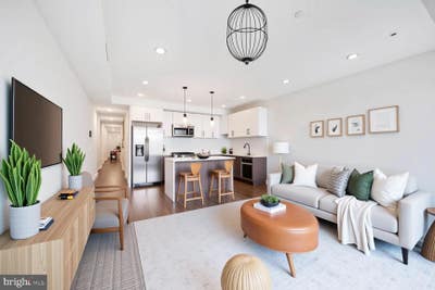 Available early August: Looking for a Roommate to Main Photo