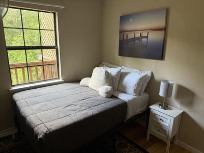 Room in Westlake with nature view Main Photo