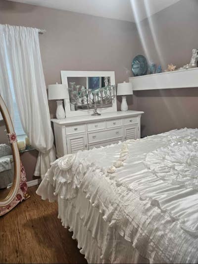 Furnished master suite for rent in private home in Main Photo