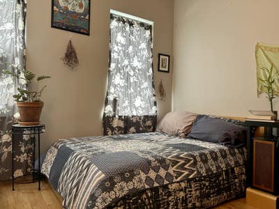 Bushwick - 1 Med sized room with private full bath Main Photo