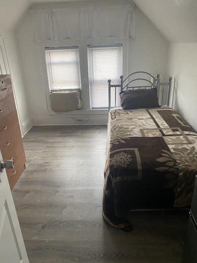 Room. Rental Furnished. Main Photo