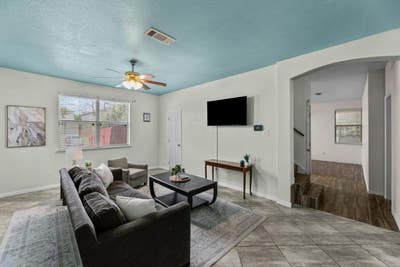 Stunning Fort Worth home in a sought-after neighbo Main Photo
