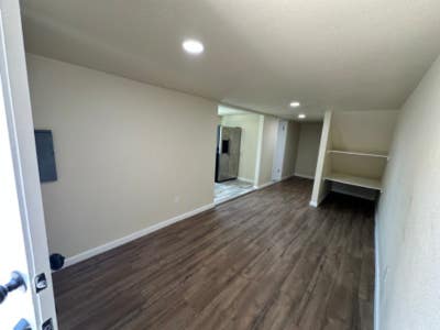 Th Ave Oakland Detached Apartment Main Photo