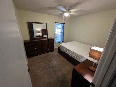 Furnished room for rent Main Photo