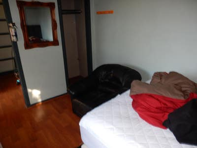 2 Rooms in Friendly House Main Photo