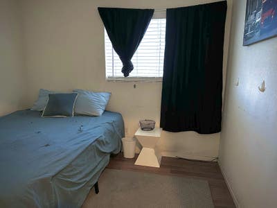 Bedroom with garage parking Main Photo