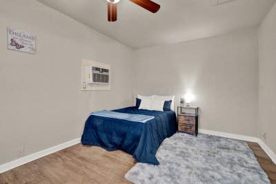 Room_ Large Bedroom Main Photo