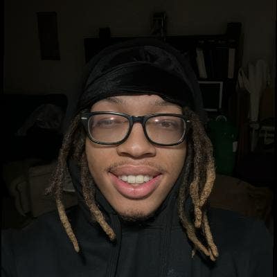 Professional Male seeks a large room Main Photo