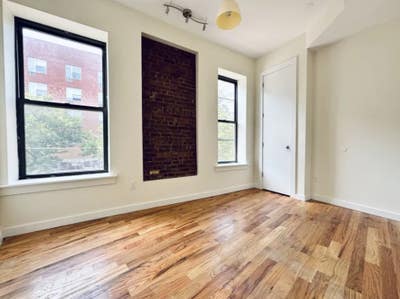 Bedford Avenue #393 Main Photo