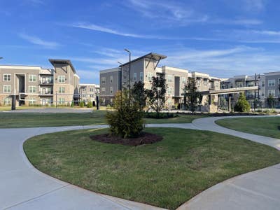 Room in brand new apts, $825/month Main Photo