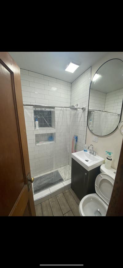 Looking for roommate to join starting October 1st Main Photo