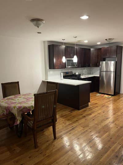 Lovely room for rent Main Photo