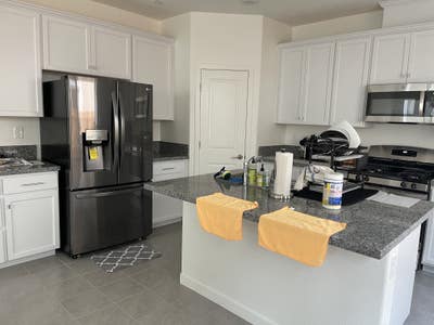 Master Bedroom Available in North Natomas Main Photo