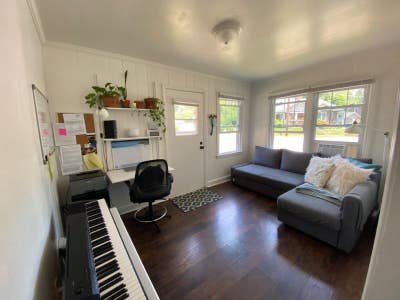 Fully Renovated Apartment In Ardmore Neighborhood! Main Photo