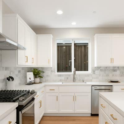 4 rooms available in new build home near parks an Main Photo