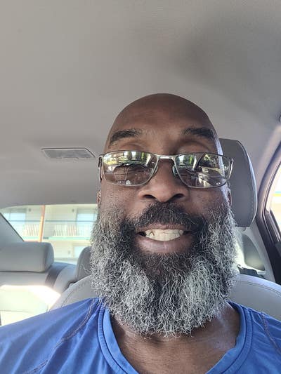 Professional Male seeks a small or large room Main Photo