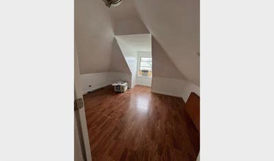 Single Room in 4 bed house in New York Main Photo