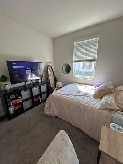 Room Available - Female Preferred Main Photo