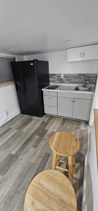 Efficiency for Rent Main Photo