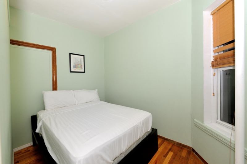 'Small Room for Rent * Female Preferred* ' Room to Rent from SpareRoom