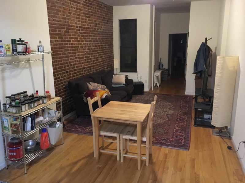 Room Available in Large Yorkville Apartment\' Room to Rent from SpareRoom Room Available in Large Yorkville Apartment\' Room to Rent from SpareRoom