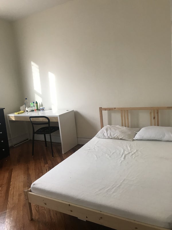 'Furnished room in 42nd street Sunnyside ' Room to Rent from SpareRoom