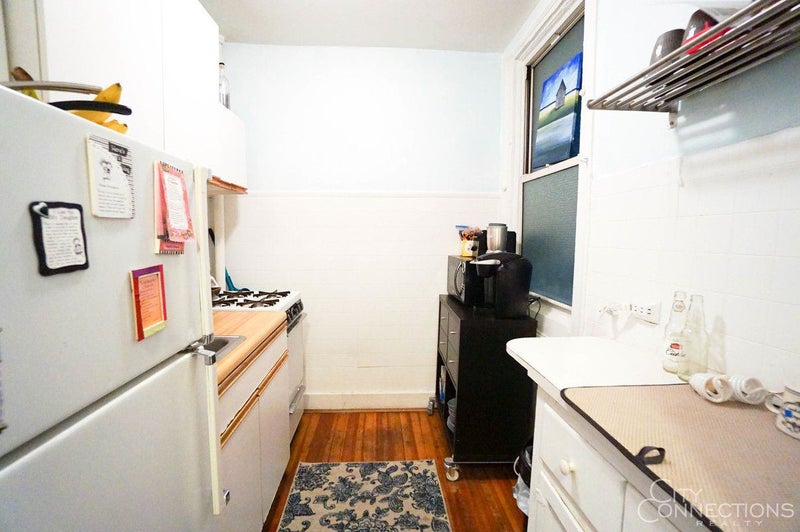 Large East Village Room In 2br Winged Apartment To Rent From Click To Zoom