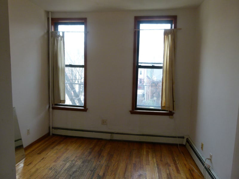 1 Bedroom Available July 1st In Williamsburg Bk Room To From Hi I Need A Roommate For July 1st Move In Am The Only And Apartment Is East Williamsburg Area