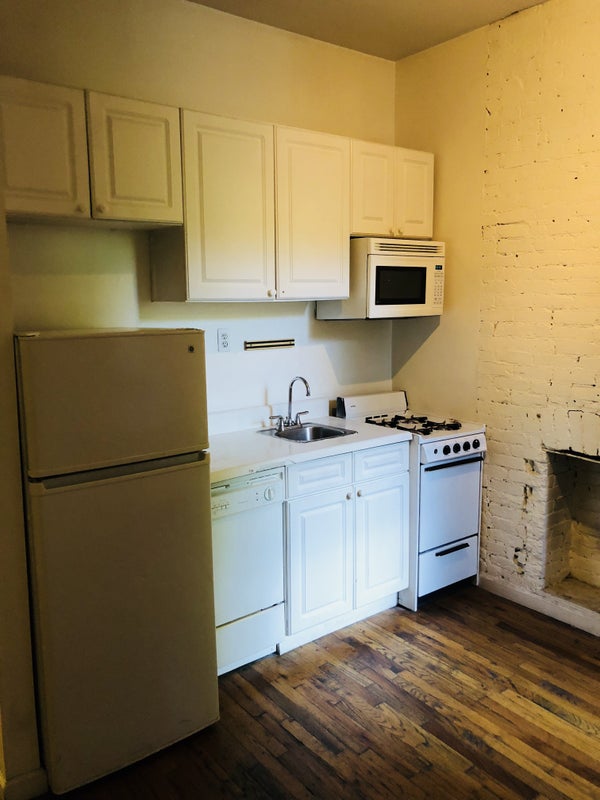 'Room for Rent west 47 st 1475 No Fee ' Room to Rent from SpareRoom