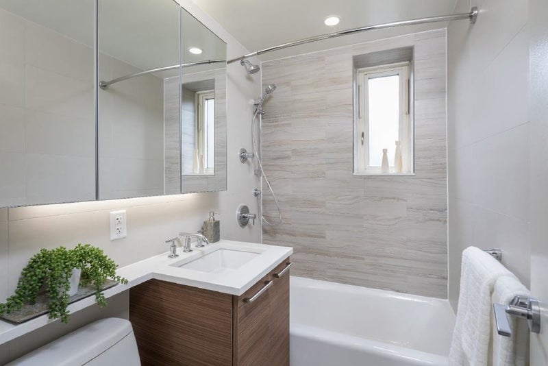 'Stuyvesant Town, 3 Bedroom 1 Bath, Room Available ' Room to Rent from