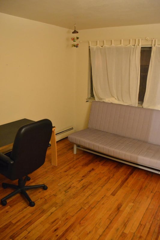 'Room for sublet (850)' Room to Rent from SpareRoom