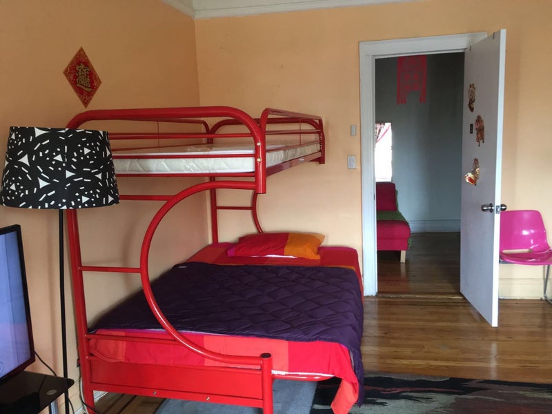 'Beautifully Furnished Room in Downtown Flushing' Room to Rent from