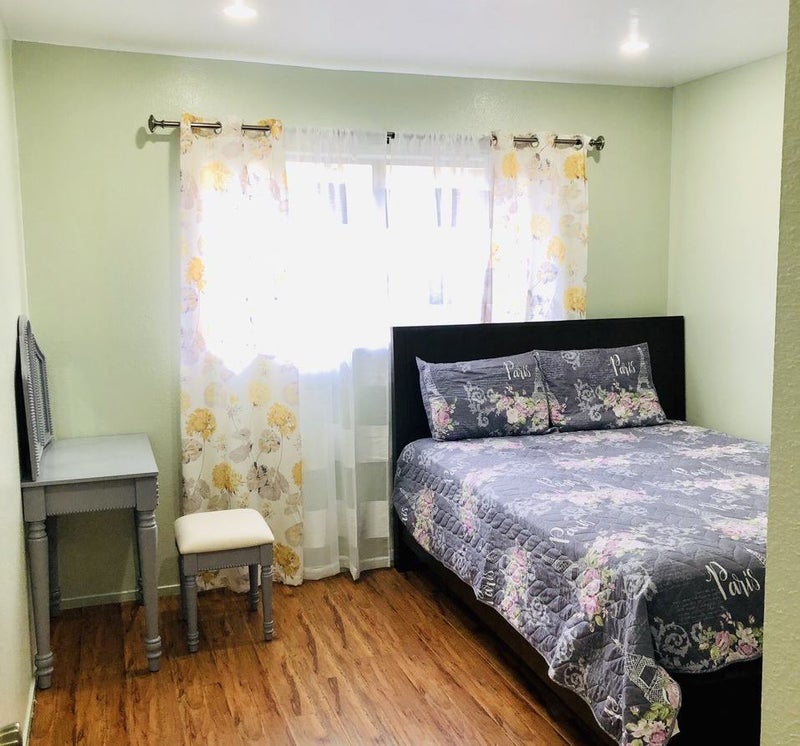 'Room for rent in large Canoga Park home 800(Fem' Room to Rent from SpareRoom