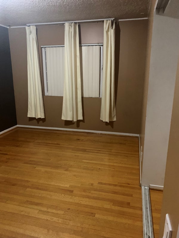 'Northridge Area, 5 mins from CSUN 950' Room to Rent from SpareRoom