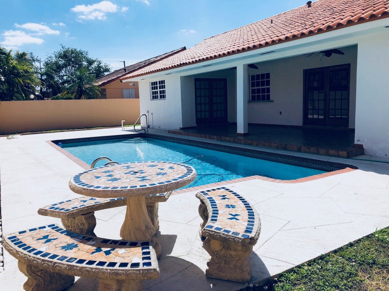 'Rooms for rent near FIU' Room to Rent from SpareRoom